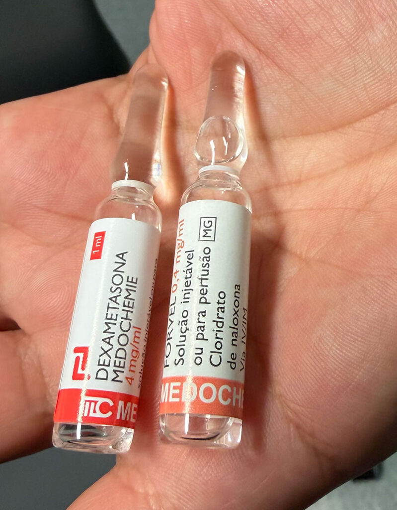 Dexamethasone, Naloxone