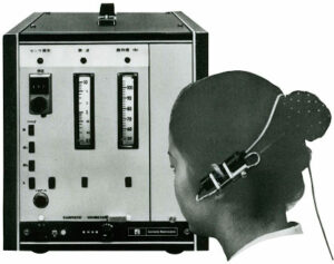 Figure 2. The world’s first pulse oximeter (ear oximeter OLV-5100)